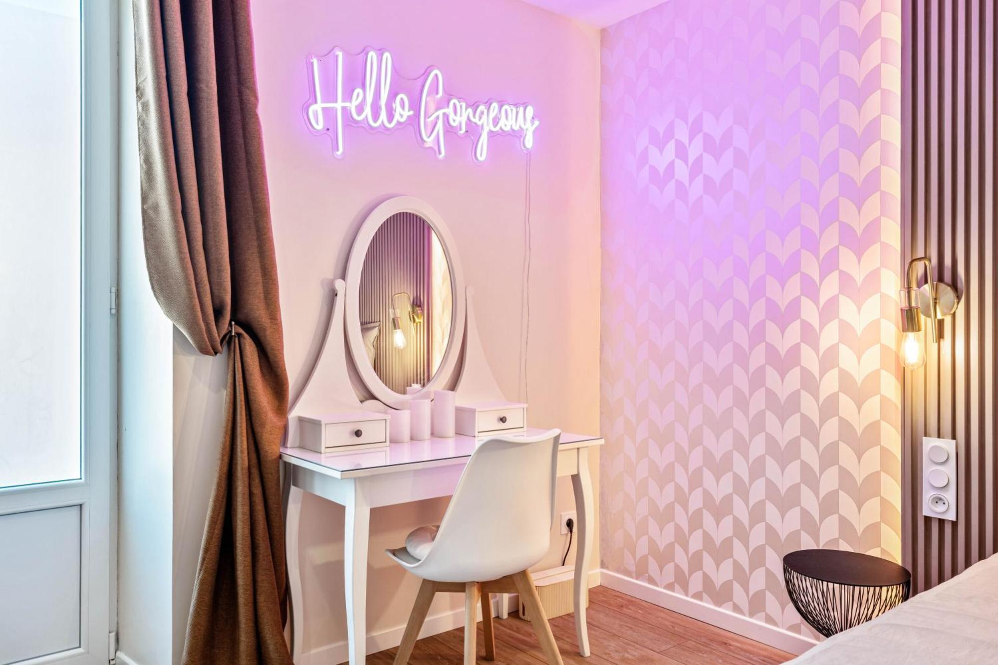 Nice Renting - Love Room Massena - Luxe Room - Jacuzzi - Terrace - King Bed - Ac 외부 사진
